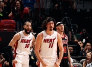 开云体育在线-包含热火B队绝地反击凯尔特人B队，布克制霸全场的词条