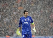 开云体育-黄蜂蛰伏终觉醒，西亚卡姆关键一击定乾坤