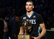 开云体育平台APP-单节风暴！湖人窒息防守击溃黄蜂，福克斯末节19分加冕关键先生