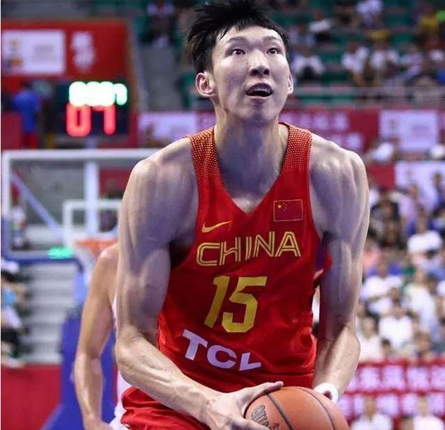 包含红色青年：红队球员在比赛中展现出色表现的词条