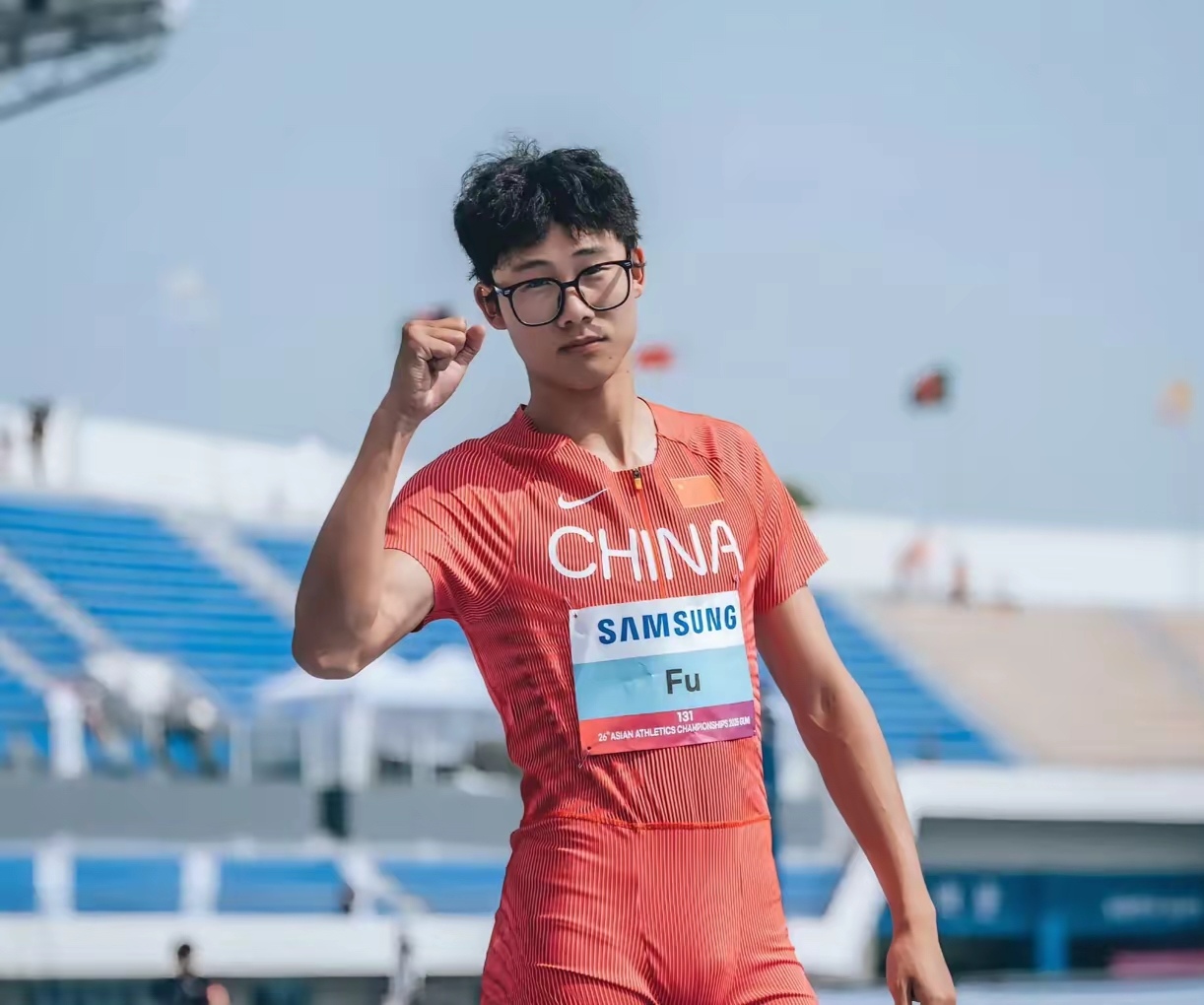 中国田径男将夺得冠军,力挫强手 中国田径男将夺得冠军,力挫强手