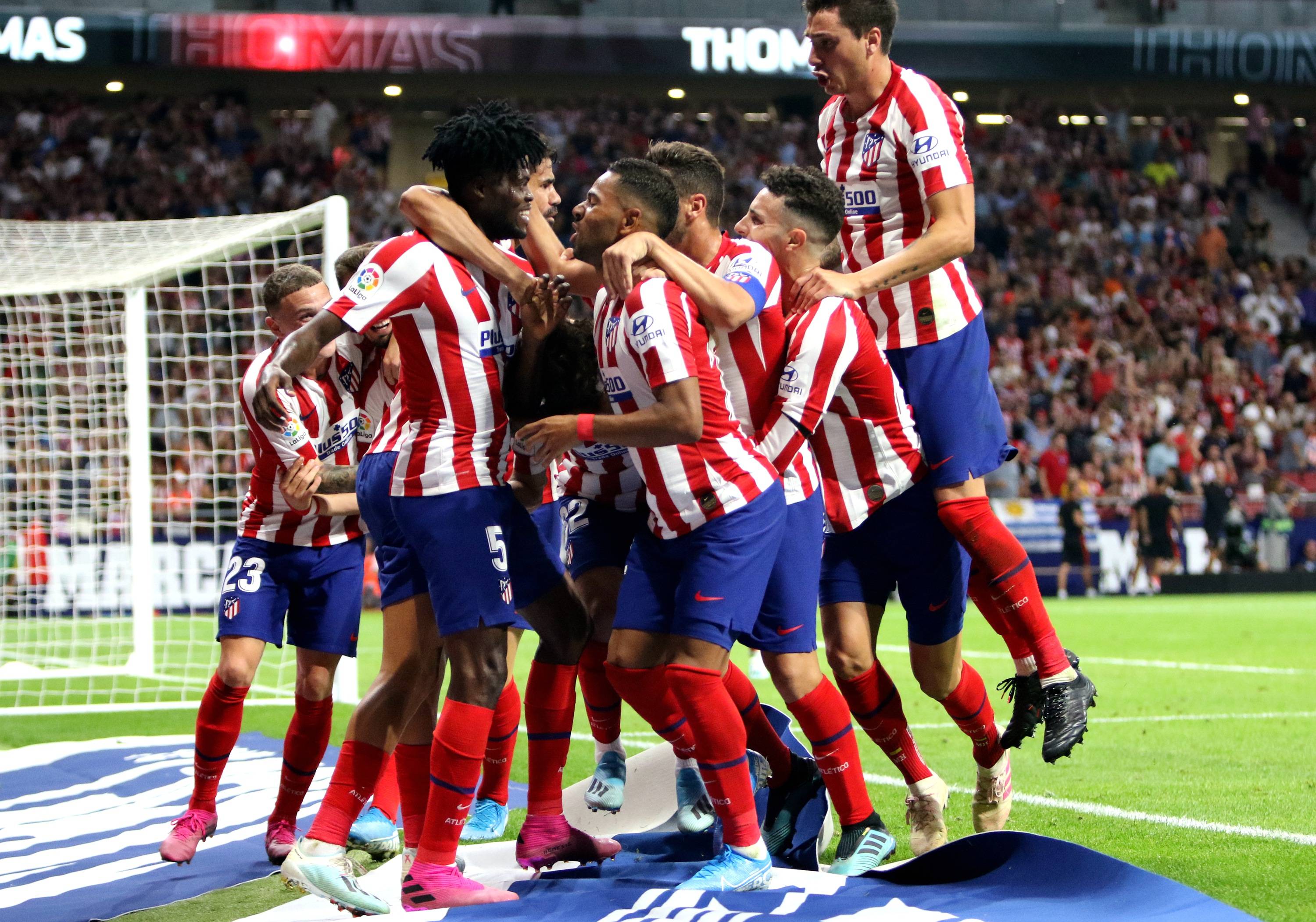 格拉纳达主场失利,失去领先优势的简单介绍 格拉纳达主场失利,失去领先优势的简单介绍