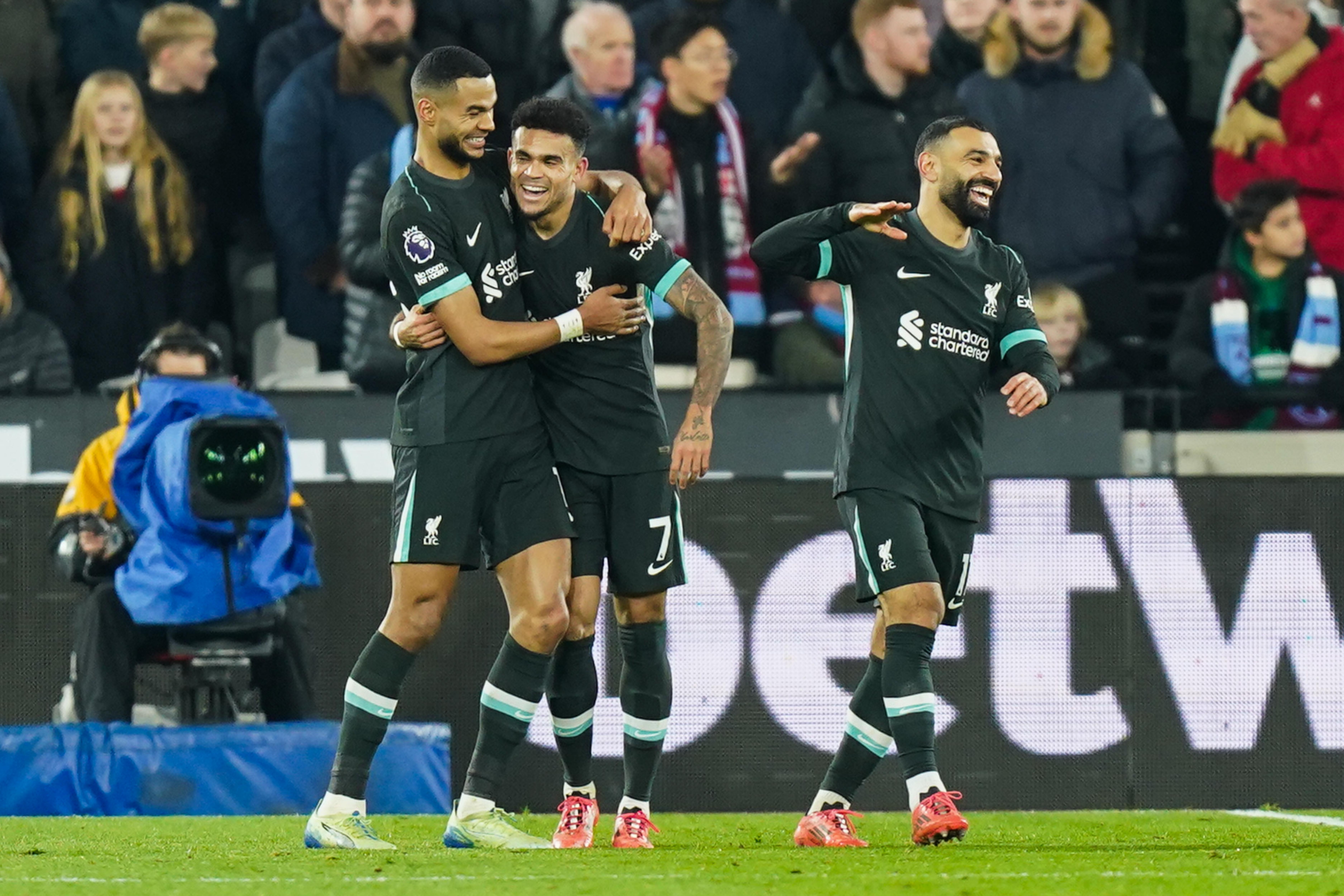 利物浦客场逆转，英超领先优势巩固