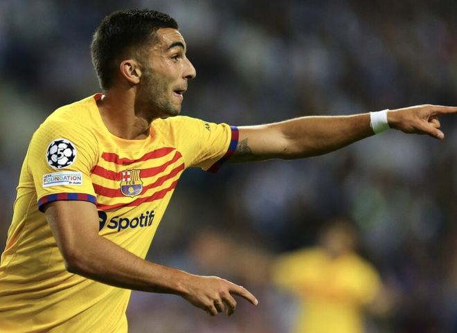 包含夺冠热门屡现冷门，新的格局崭露头角的词条