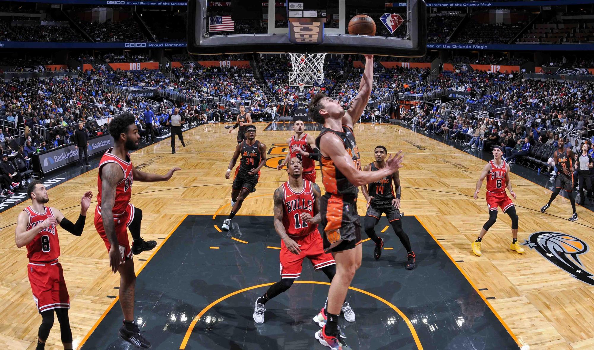 篮网力克魔术，瓦兰丘纳斯关键制胜