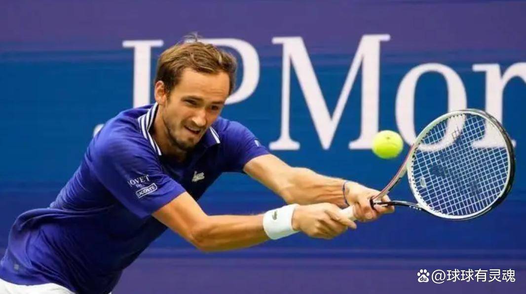 欧洲网球队碾压意大利网球队，梅德韦杰夫打破历史纪录的简单介绍