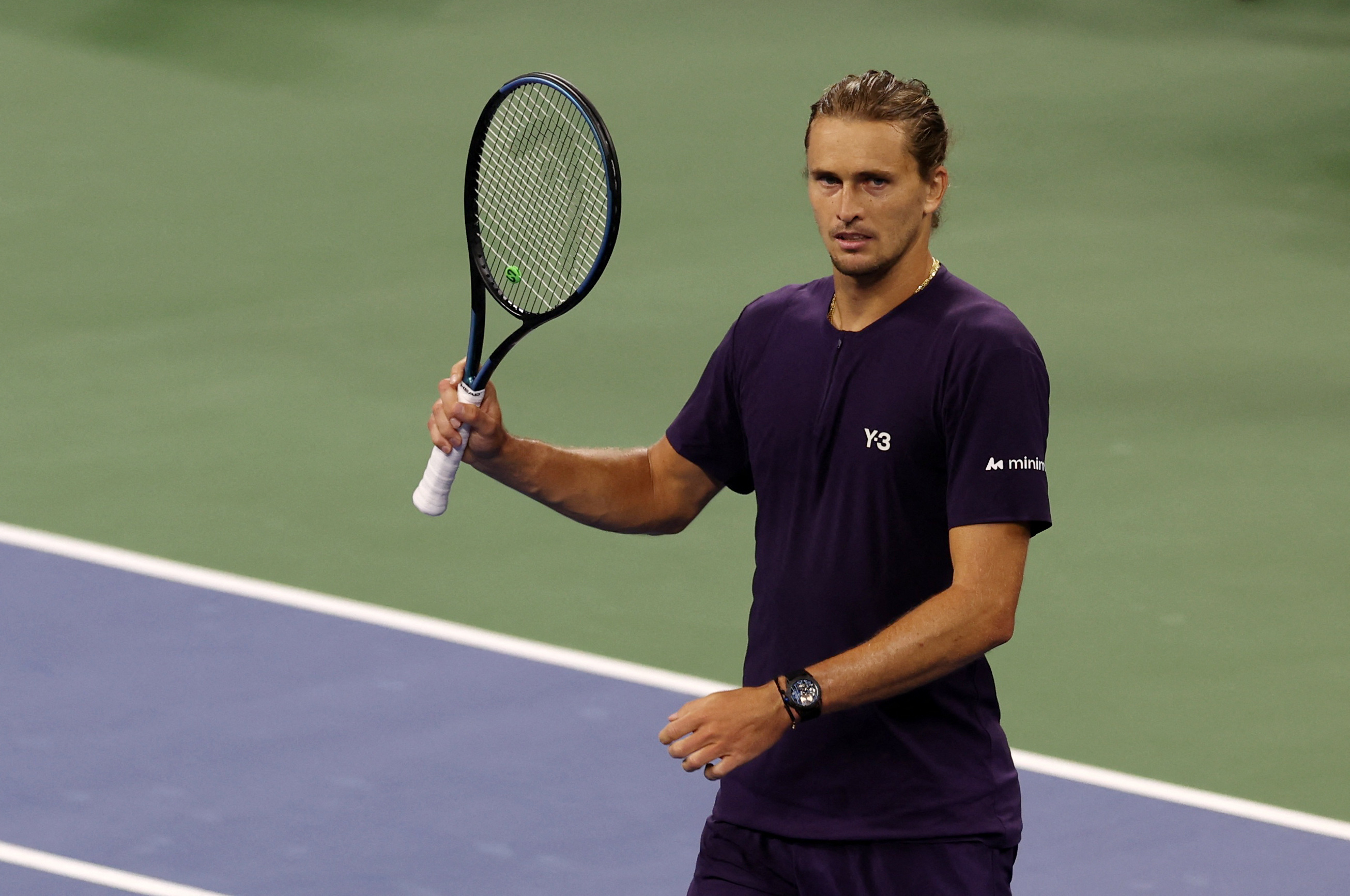 包含美网轻取法网，兹维列夫点燃赛场的词条