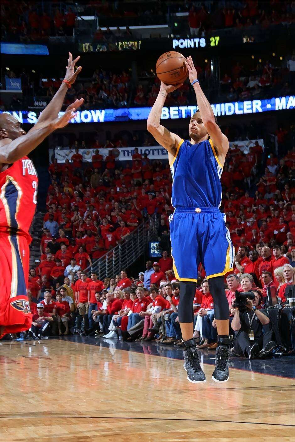 北京队鏖战骑士，库里点燃赛场