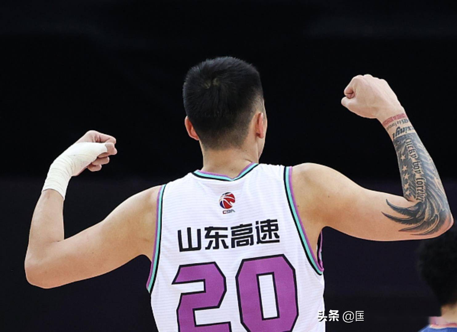 四川队完胜青岛队,王哲林惊艳四座的简单介绍 四川队完胜青岛队,王哲林惊艳四座的简单介绍