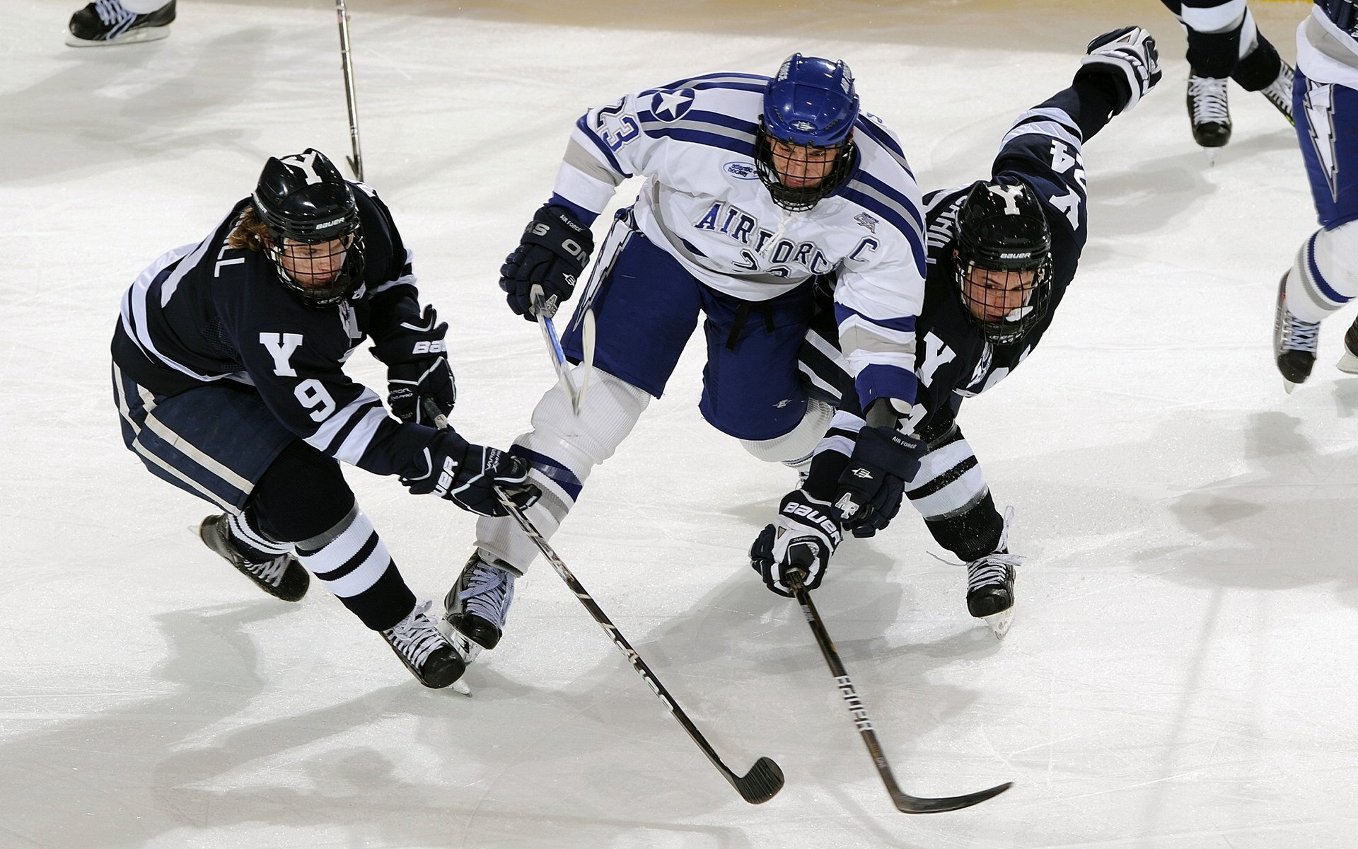 从奥克兰到阿布贾，一场硬仗背后的自我救赎与足球哲学