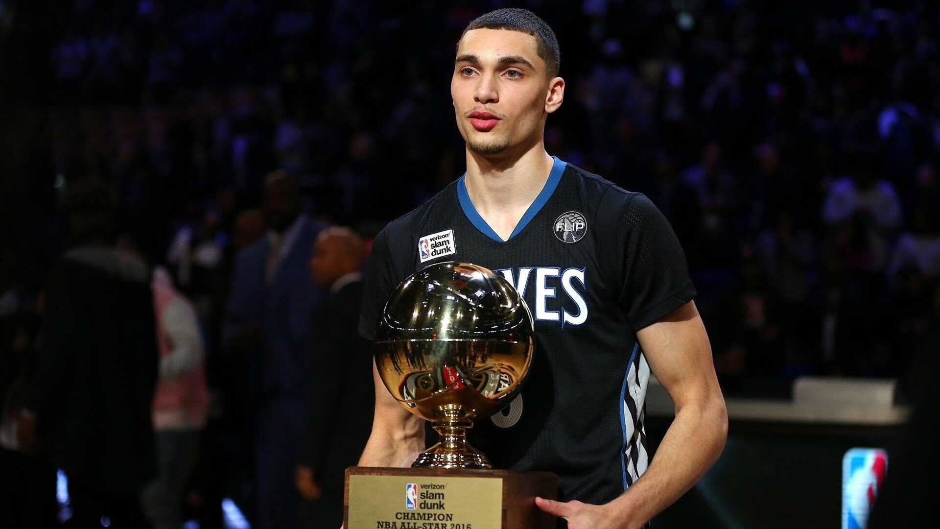 辽宁队封锁猛龙，文班亚马在年度焦点之战接管比赛