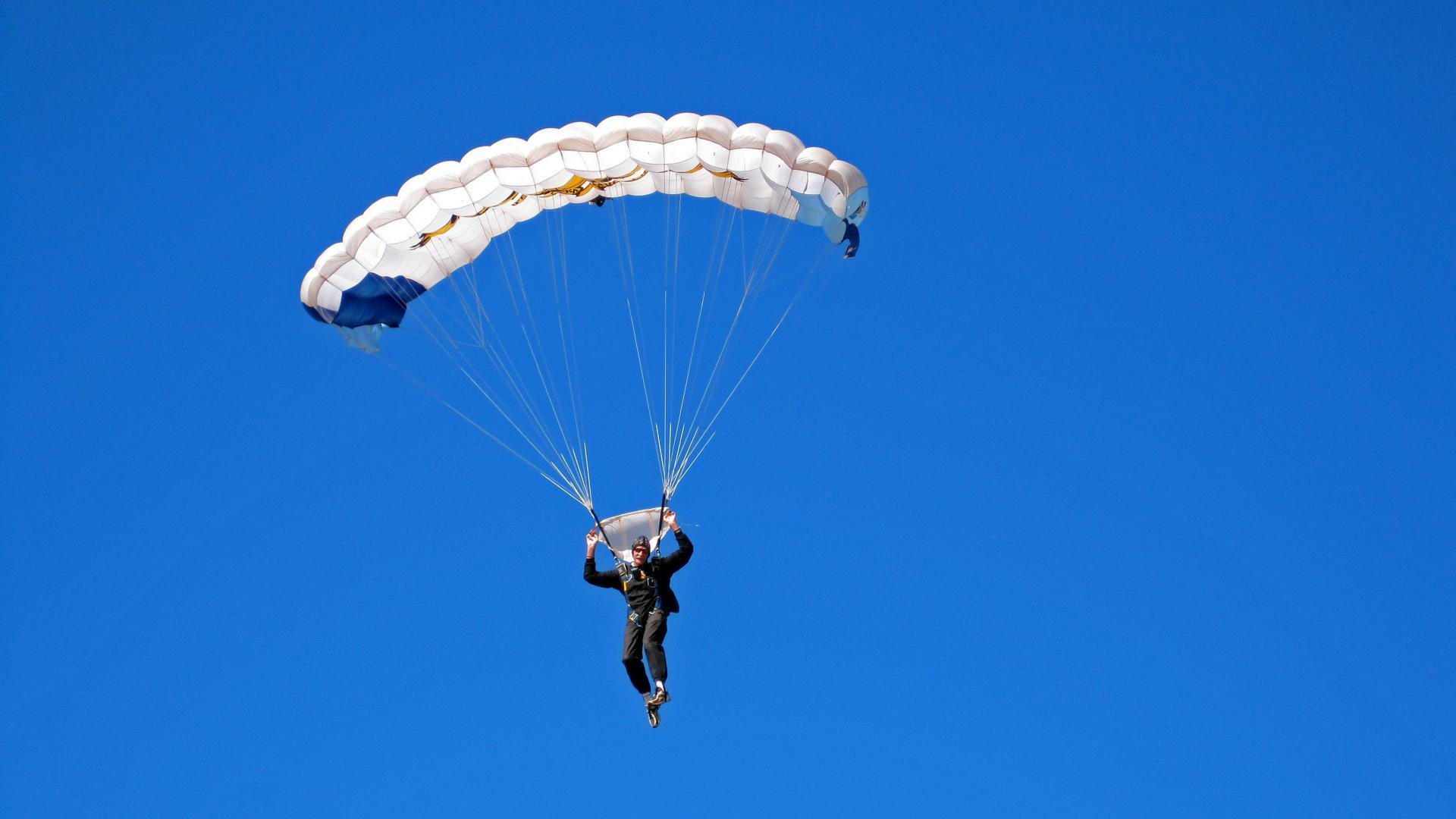 从绿茵场到F1赛道,克罗地亚的硬仗与奥斯梅恩的街道统治