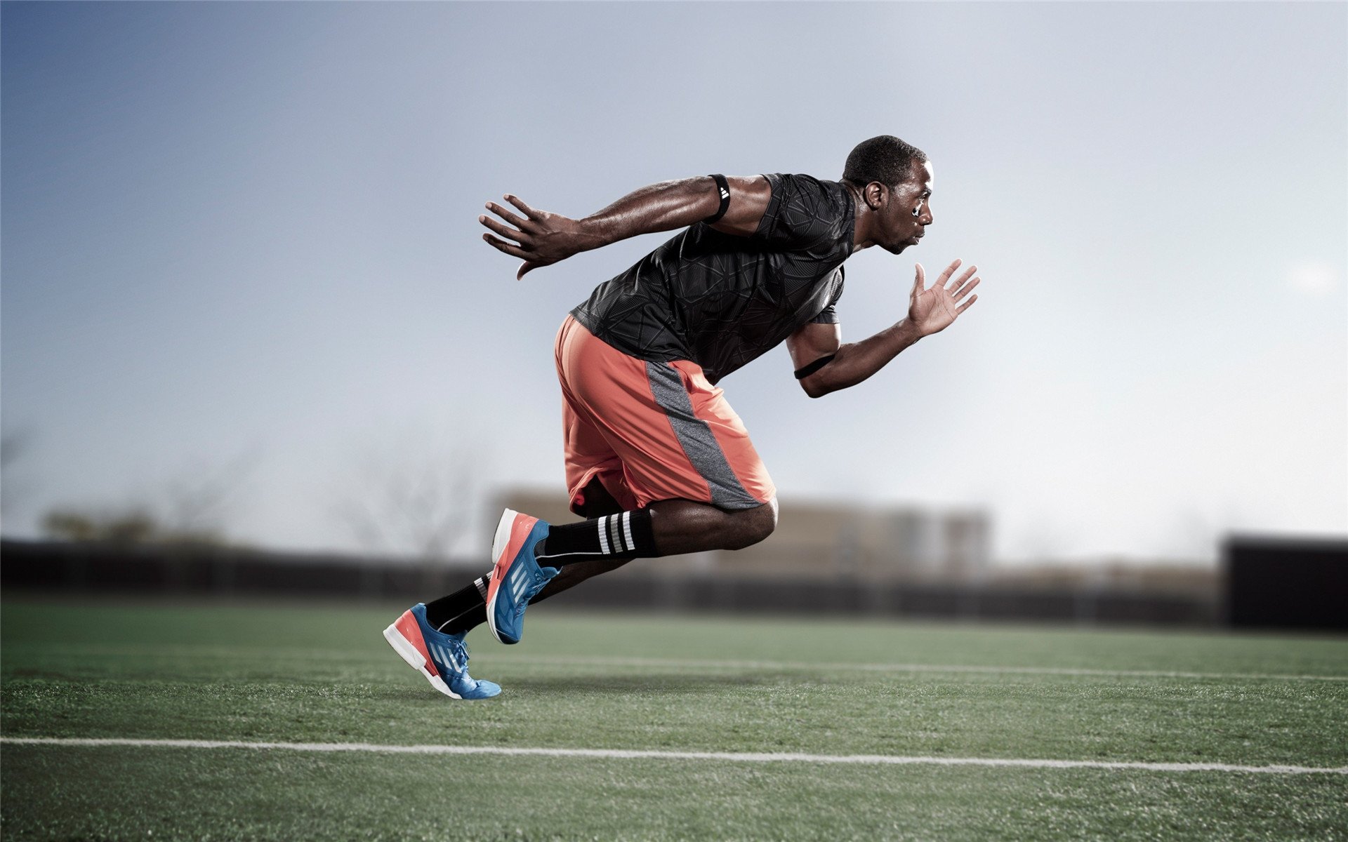 大场面先生！浓眉统治攻防，湖人强行终结北京队悬念