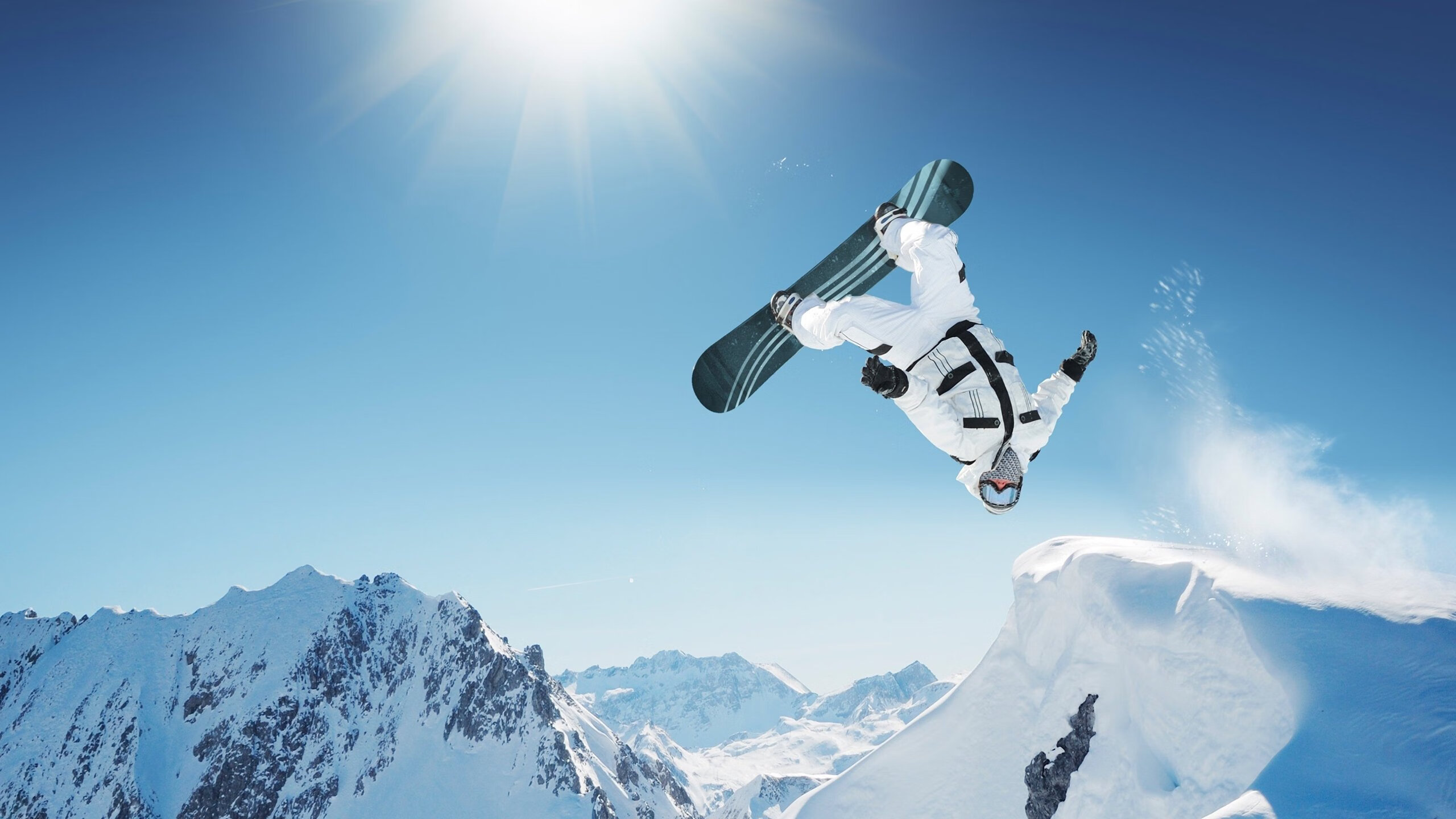 法网翻盘联合杯，德约科维奇点燃赛场，书写网坛唯一性传奇